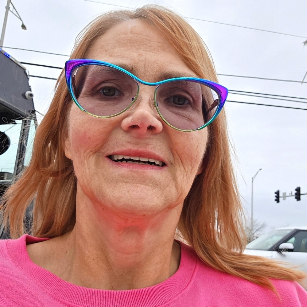 Meet your Posher, Brenda